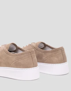 Zapatilla deportiva serraje visón