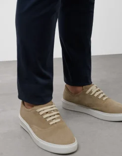 Zapatilla deportiva serraje visón