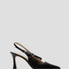 Zapato salón destalonado piel negra con pulsera