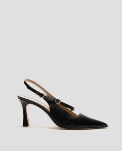 Zapato salón destalonado piel negra con pulsera