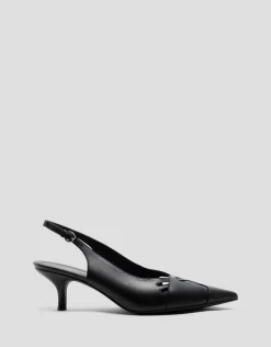 Zapato salón destalonado piel negra con cortes